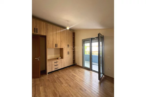 Shtepi me qera 2+1 ne Tirane - 600 Euro