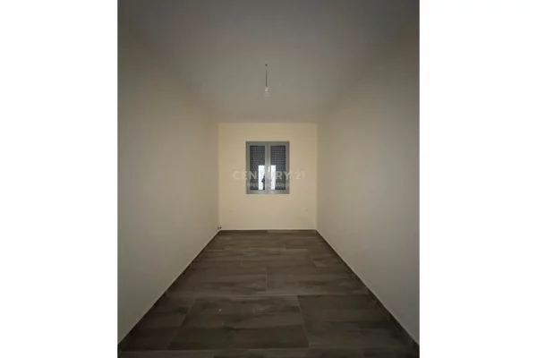 Shtepi me qera Apartament ne Tirane, 2+1, Mobilimi Pjeserisht e mobiluar, Pagesa 700  Euro.