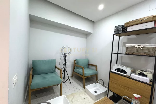 Ambient Biznesi (Nails Room) per Qira, Shkolla e Baletit!