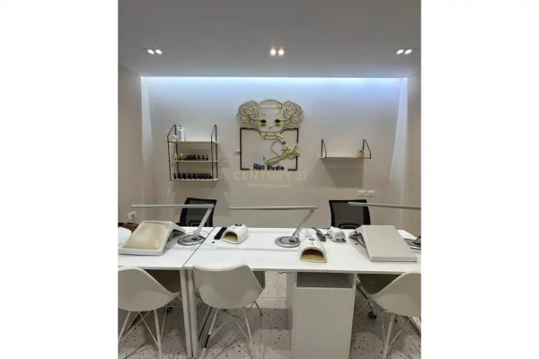 Ambient Biznesi (Nails Room) per Qira, Shkolla e Baletit!