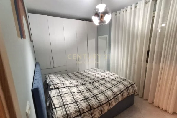 Shtepi ne shitje Apartament ne Tirane, 2+1, Mobilimi E mobiluar, Pagesa 151,000  Euro.