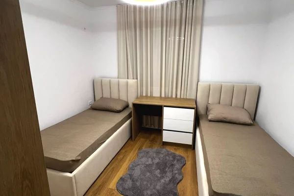 Shtepi me qera Apartament ne Tirane, 2+1, Mobilimi E mobiluar, Pagesa 700  Euro.