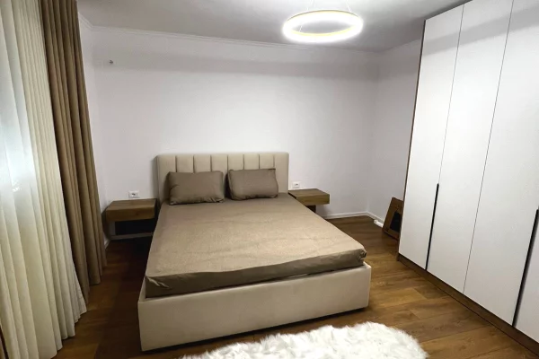 Shtepi me qera Apartament ne Tirane, 2+1, Mobilimi E mobiluar, Pagesa 700  Euro.