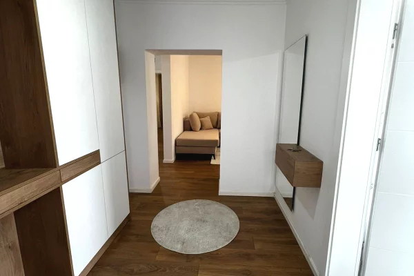 Shtepi me qera Apartament ne Tirane, 2+1, Mobilimi E mobiluar, Pagesa 700  Euro.