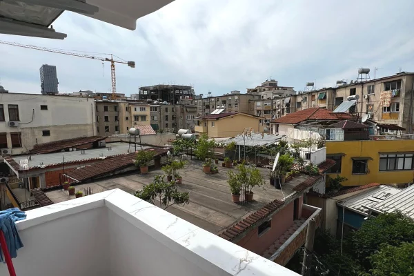 Shtepi me qera Apartament ne Tirane, 2+1, Mobilimi E mobiluar, Pagesa 700  Euro.