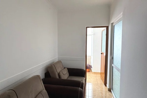 Shtepi me qera Apartament ne Tirane, 2+1, Mobilimi E mobiluar, Pagesa 50,000  Leke.