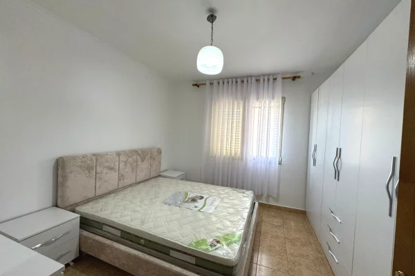 Shtepi me qera Apartament ne Tirane, 2+1, Mobilimi E mobiluar, Pagesa 50,000  Leke.
