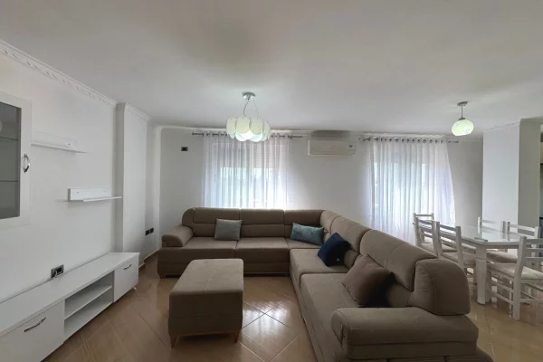 Shtepi me qera Apartament ne Tirane, 2+1, Mobilimi E mobiluar, Pagesa 50,000  Leke.