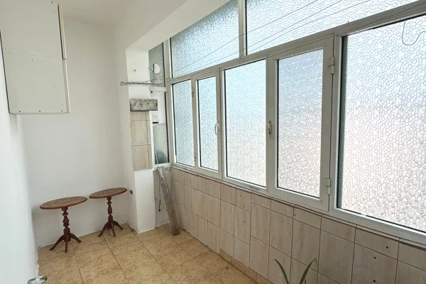 Shtepi me qera Apartament ne Tirane, 2+1, Mobilimi E mobiluar, Pagesa 50,000  Leke.