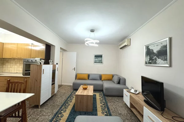 Shtepi me qera 1+1 ne Tirane - 50,000 Leke