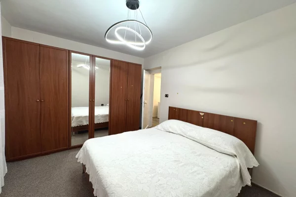 Shtepi me qera Apartament ne Tirane, 1+1, Mobilimi E mobiluar, Pagesa 50,000  Leke.