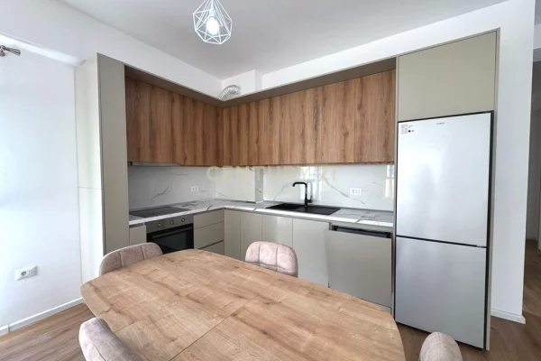 Shtepi me qera Apartament ne Tirane, 2+1, Mobilimi E mobiluar, Pagesa 500  Euro.