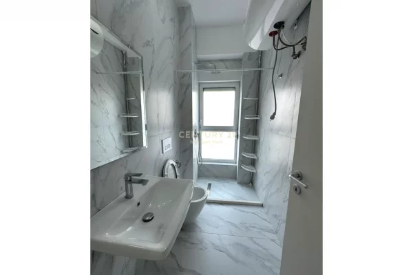 Shtepi me qera Apartament ne Tirane, 2+1, Mobilimi E mobiluar, Pagesa 500  Euro.
