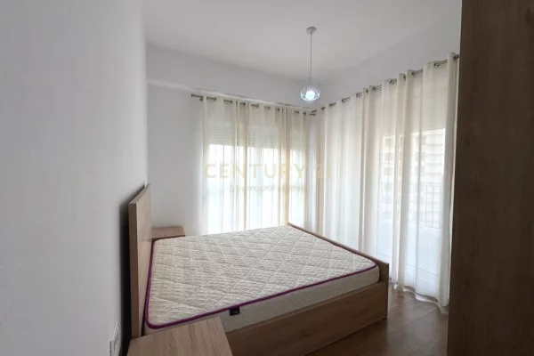 Shtepi me qera Apartament ne Tirane, 2+1, Mobilimi E mobiluar, Pagesa 500  Euro.
