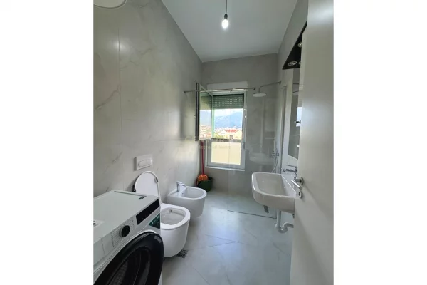 Shtepi me qera Apartament ne Tirane, 2+1, Mobilimi E mobiluar, Pagesa 550  Euro.