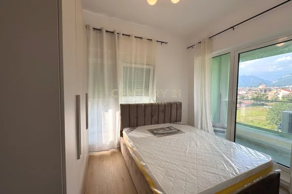 Shtepi me qera Apartament ne Tirane, 2+1, Mobilimi E mobiluar, Pagesa 550  Euro.