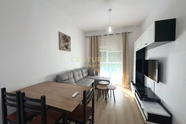 Shtepi me qera 2+1 ne Tirane - 550 Euro