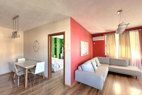 Shtepi me qera 2+1 ne Tirane - 700 Euro