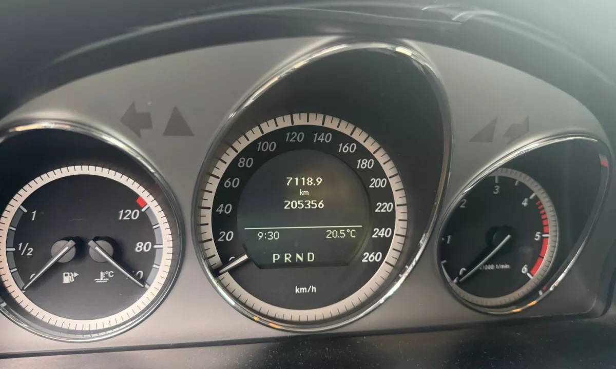 Auto in Vendita a Tirana, Mercedes-Benz, 2009 Diesel,Kambio Automatik Pagamento 9,000  Euro.