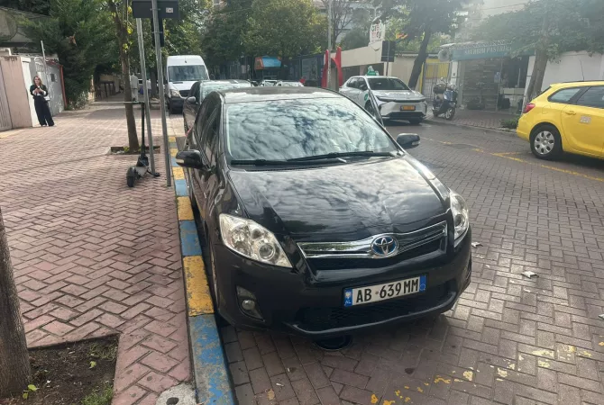 SHITET TYOTA AURIS HIBRID