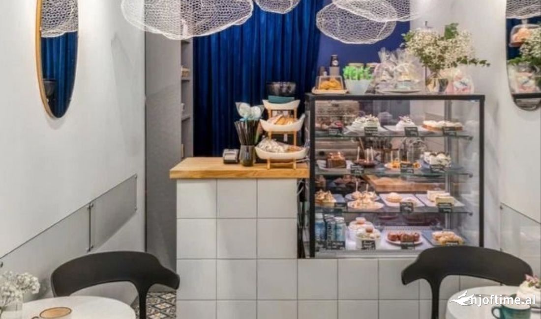 Ambjent Biznesi Me Qira pas Square 21