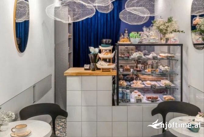 Ambjent Biznesi Me Qira pas Square 21