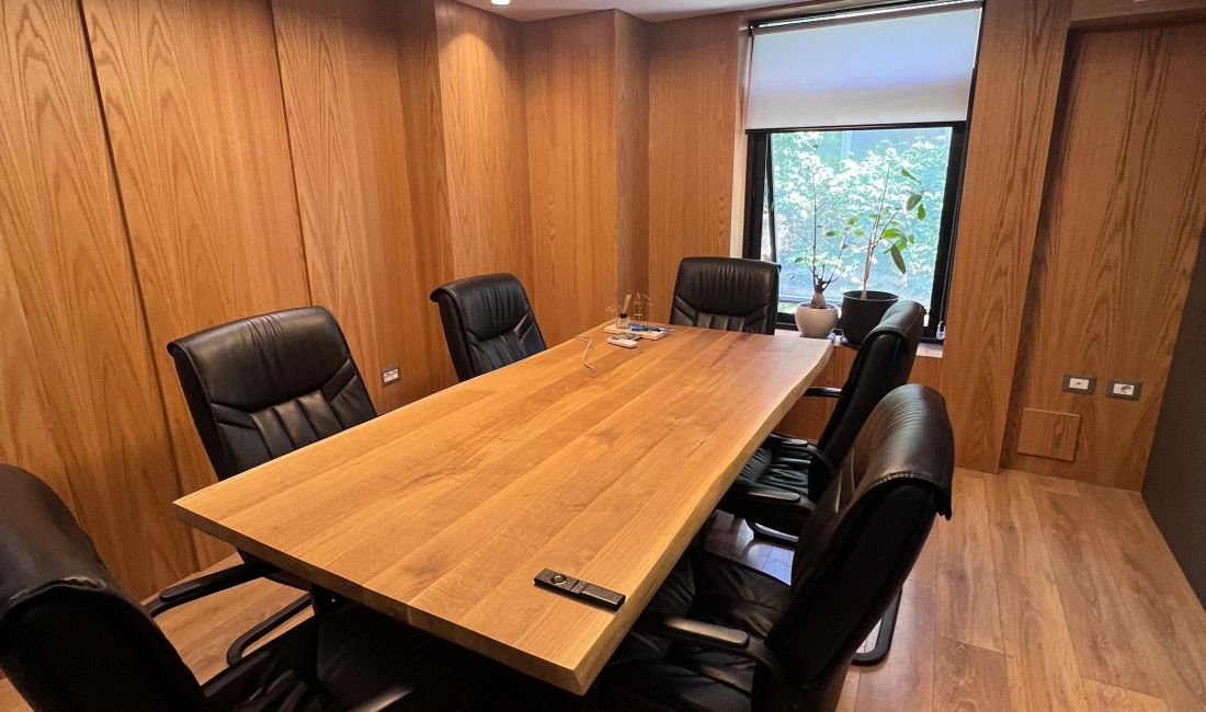 ZYRE ME QIRA - QENDER,shume prane Toptanit