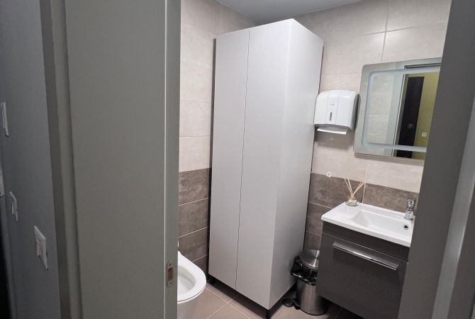 ZYRE ME QIRA - QENDER,shume prane Toptanit