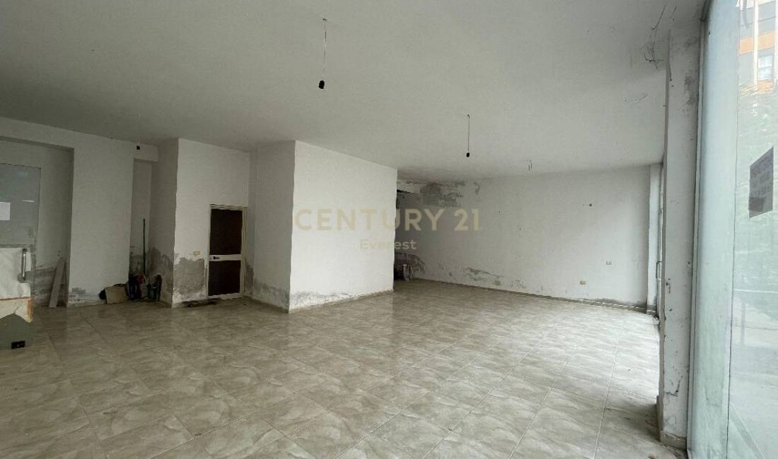 Shitet Ambient Biznesi ne Fresk-75m2 , kati1 -62.000 Euro!!