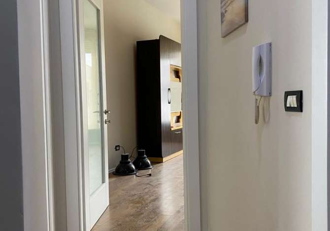 Shtepi me qera Apartament ne Tirane, 1+1, Mobilimi E mobiluar, Pagesa 400  Euro.