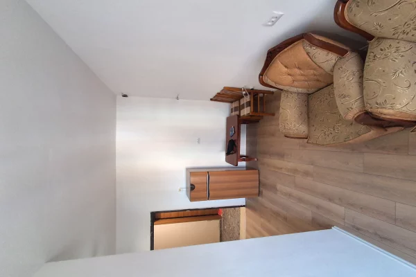 Apartament me Qera 1+1