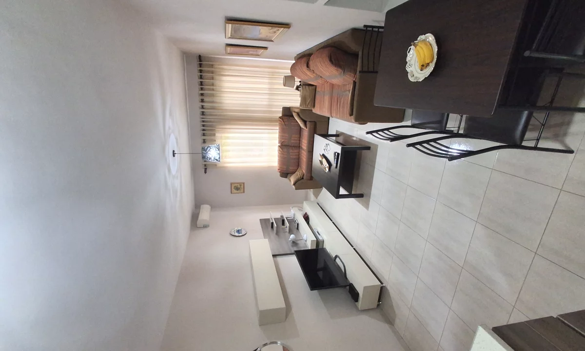 Shtepi ne shitje Apartament ne Tirane, 1+1, Mobilimi E mobiluar, Pagesa 125,000  Euro.