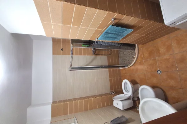 Shtepi ne shitje Apartament ne Tirane, 1+1, Mobilimi E mobiluar, Pagesa 125,000  Euro.