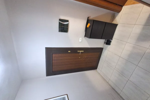 Shtepi ne shitje Apartament ne Tirane, 1+1, Mobilimi E mobiluar, Pagesa 125,000  Euro.