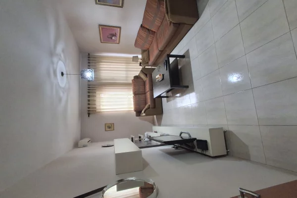 Shtepi ne shitje Apartament ne Tirane, 1+1, Mobilimi E mobiluar, Pagesa 125,000  Euro.