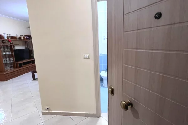 Shtepi me qera Apartament ne Tirane, 1+1, Mobilimi E mobiluar, Pagesa 500  Euro.