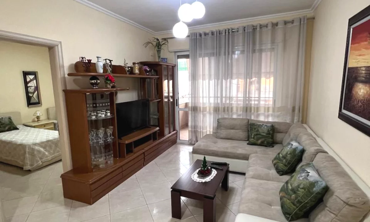 Shtepi me qera Apartament ne Tirane, 1+1, Mobilimi E mobiluar, Pagesa 500  Euro.