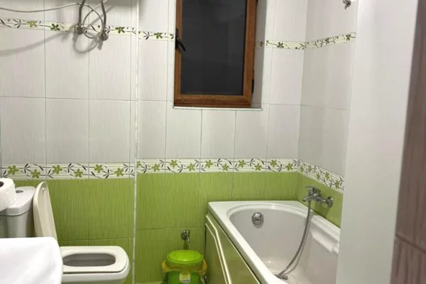 Shtepi me qera Apartament ne Tirane, 2+1, Mobilimi E mobiluar, Pagesa 800  Euro.