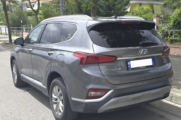 Auto in Vendita a Tirana, Hyundai, 2019 gasoline-gas,Kambio Automatik Pagamento 15,000  Euro.