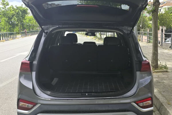 Auto in Vendita a Tirana, Hyundai, 2019 gasoline-gas,Kambio Automatik Pagamento 15,000  Euro.