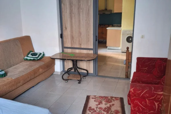 Shtepi me qera 1+1 ne Tirane - 25,000 Leke