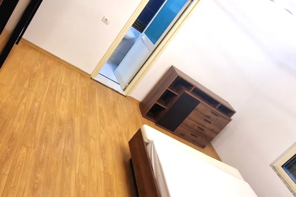 Shtepi me qera Shtepi Private ne Tirane, 3+1, Mobilimi E mobiluar, Pagesa 500  Euro.