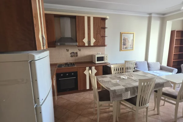Shtepi me qera Apartament ne Tirane, 2+1, Mobilimi E mobiluar, Pagesa 60,000  Leke.