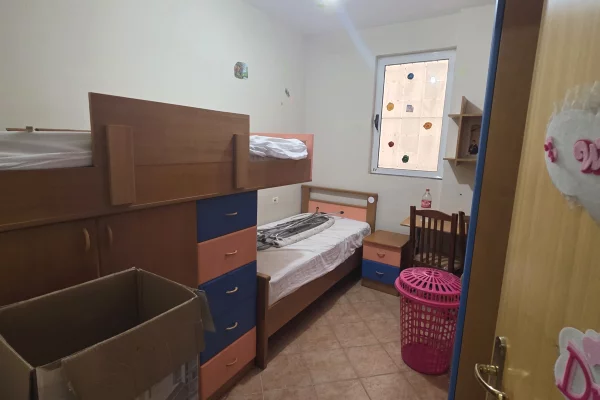 Shtepi me qera Apartament ne Tirane, 2+1, Mobilimi E mobiluar, Pagesa 60,000  Leke.