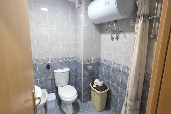 Shtepi me qera Apartament ne Tirane, 2+1, Mobilimi E mobiluar, Pagesa 60,000  Leke.