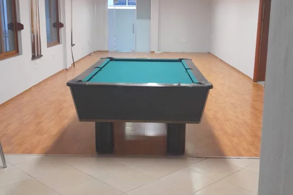 Ambient biznesi me qera 1+1 ne Tirane - 1,700 Euro