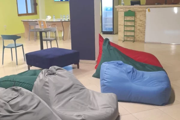 Jepet me qera ambjent biznesi 188.5metra katror