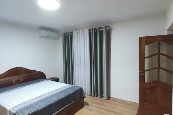 Shtepi me qera Apartament ne Tirane, 2+1, Mobilimi E mobiluar, Pagesa 80,000  Leke.