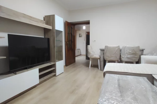 Shtepi me qera Apartament ne Tirane, 2+1, Mobilimi E mobiluar, Pagesa 80,000  Leke.