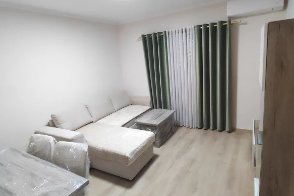 Shtepi me qera Apartament ne Tirane, 2+1, Mobilimi E mobiluar, Pagesa 80,000  Leke.